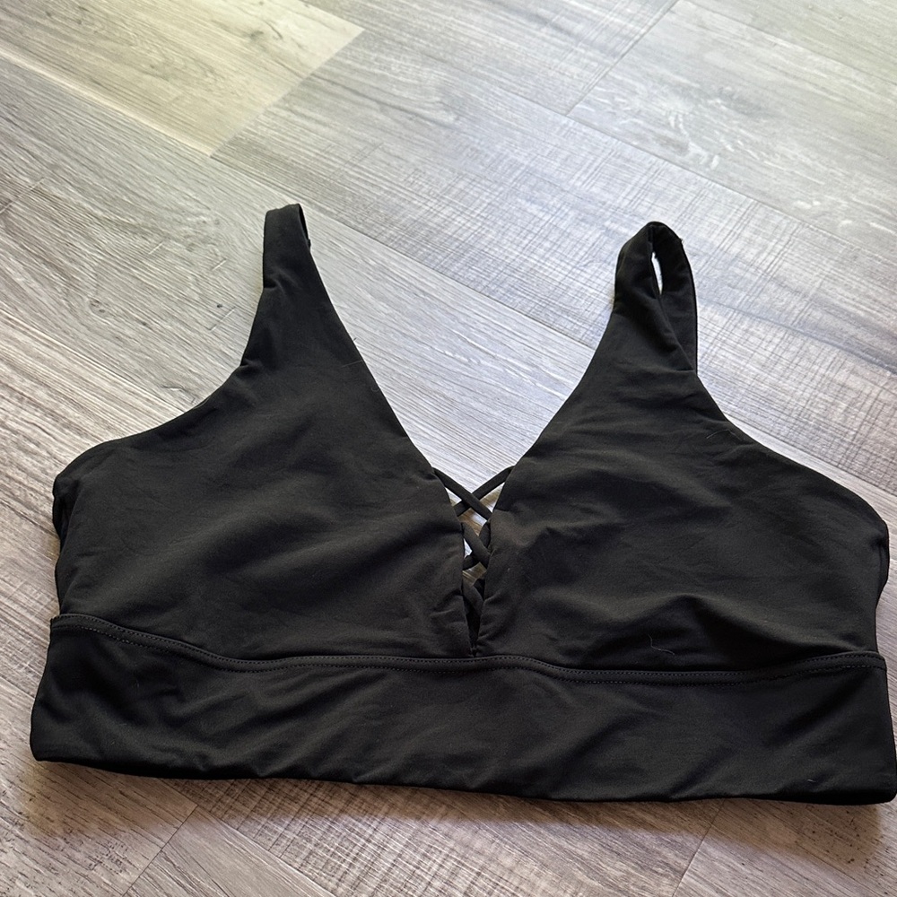 GAP Black Crisscross Low Impact Sports Bra